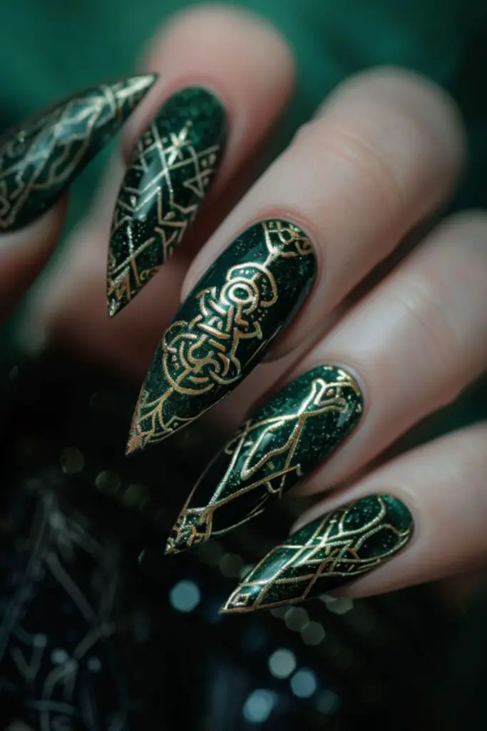 Regal Saint Patrick’s Day Knotwork Nail Designs